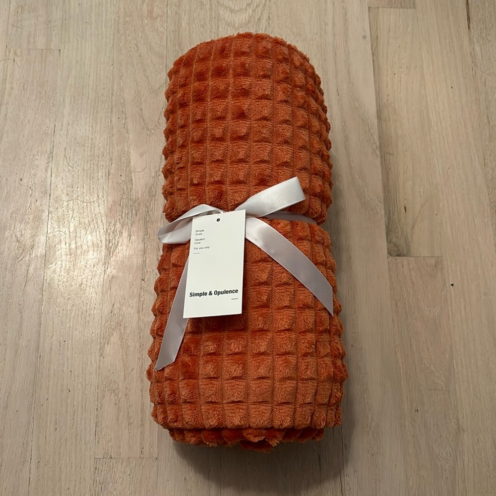 NEW Simple & Opulence Burnt Orange 3D Grid Design Blanket